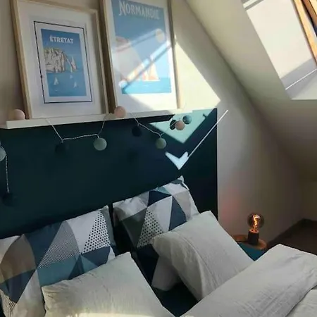 Maison Sur La Place Du Village D'ourville En Caux *