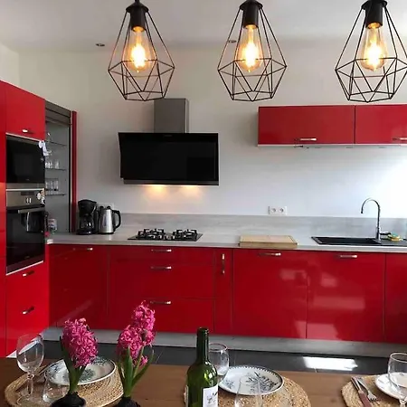 Maison Sur La Place Du Village D'ourville En Caux *